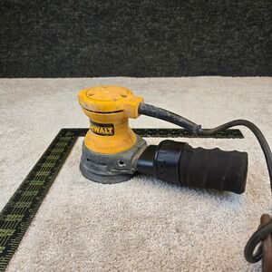 DeWalt Random Orbit Palm Sander Yellow DW421 Corded Electric 2A 12000 OPM